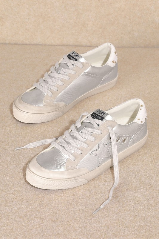 Star Lace-up Low Top Sneakers