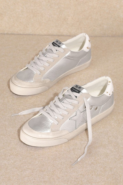 Star Lace-up Low Top Sneakers